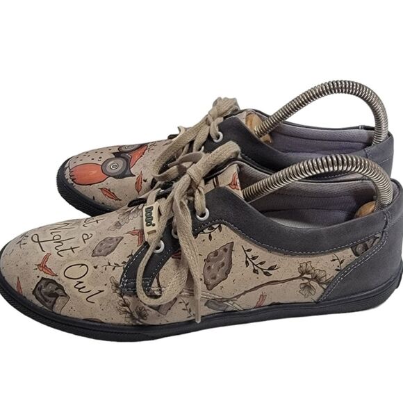 DoGo women vegan leather sneaker size 9 night owl design - Picture 8 of 14